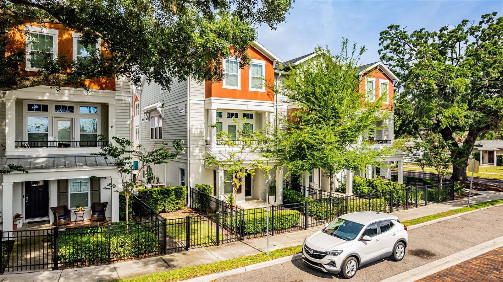 858 THORNTON