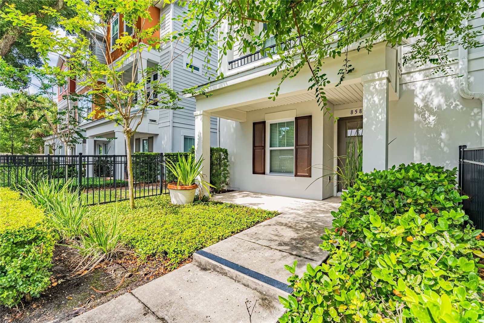 858 THORNTON