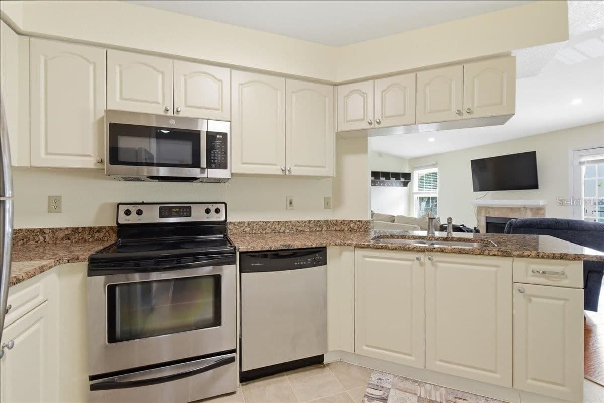2550 ALAFAYA