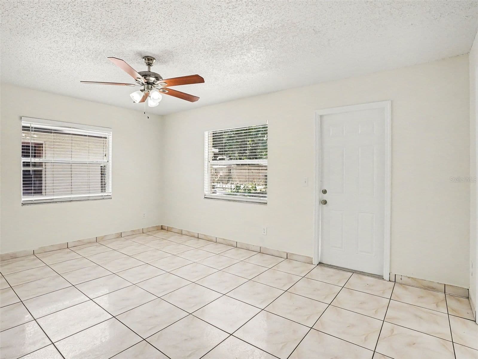 9910 DEAN OAKS