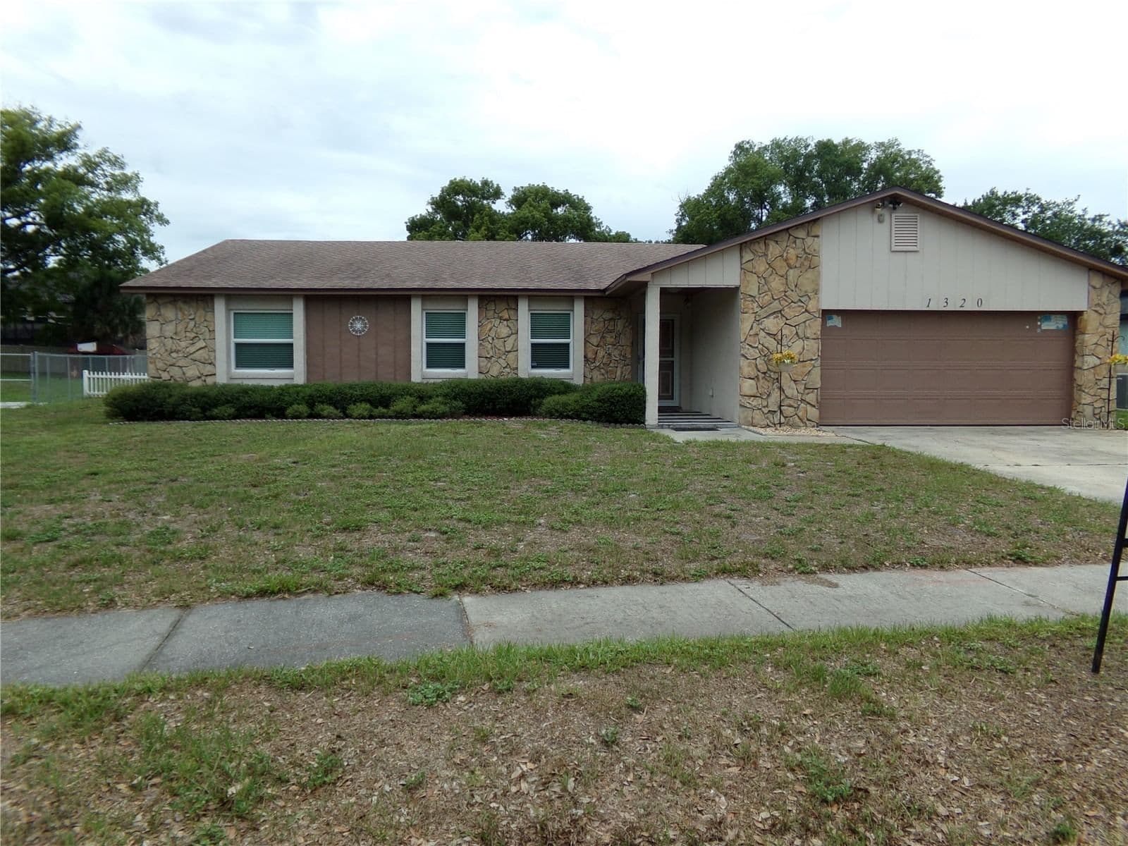 1320 GLADIOLAS DR