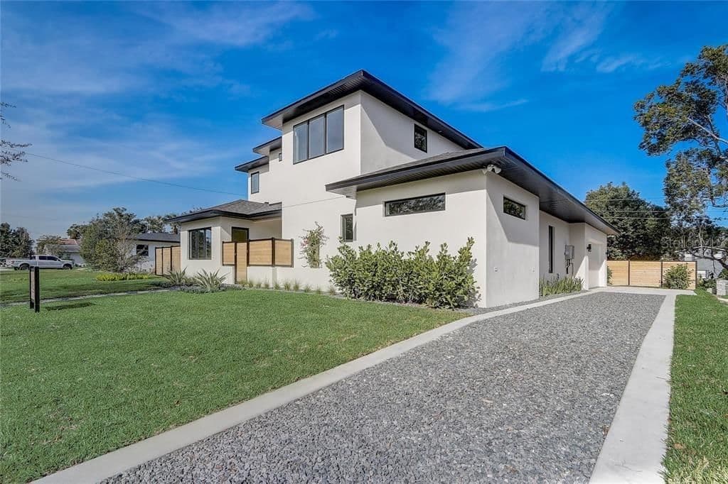641 NORTHWOOD CIRCLE