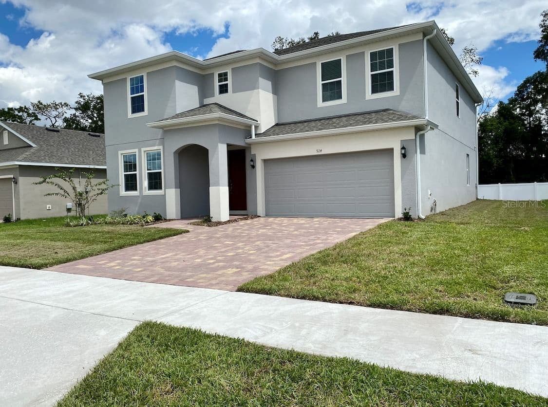 924 AVENAL