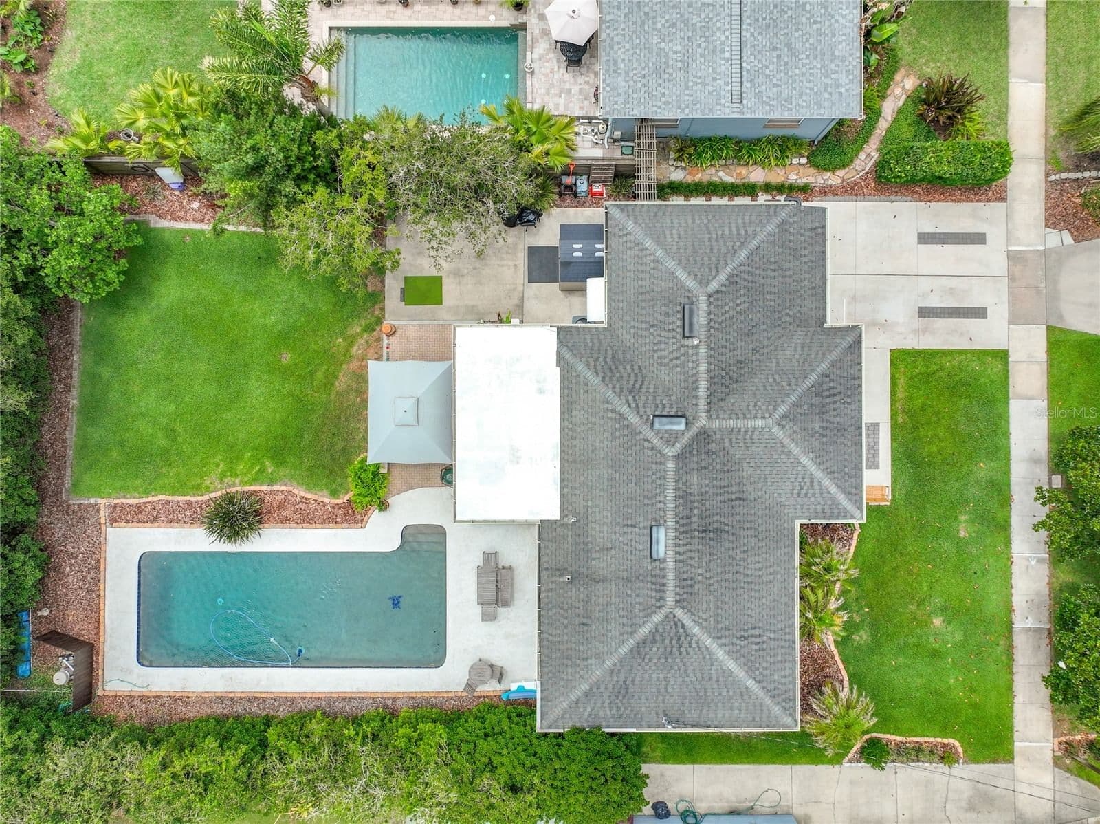 2806 VINE