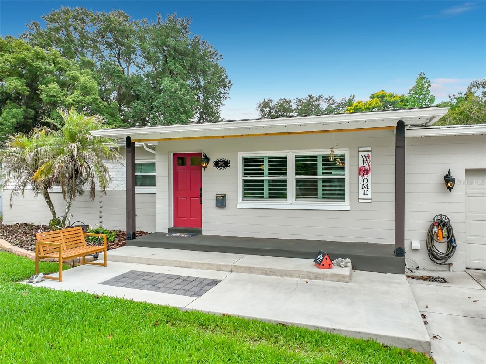 2806 VINE