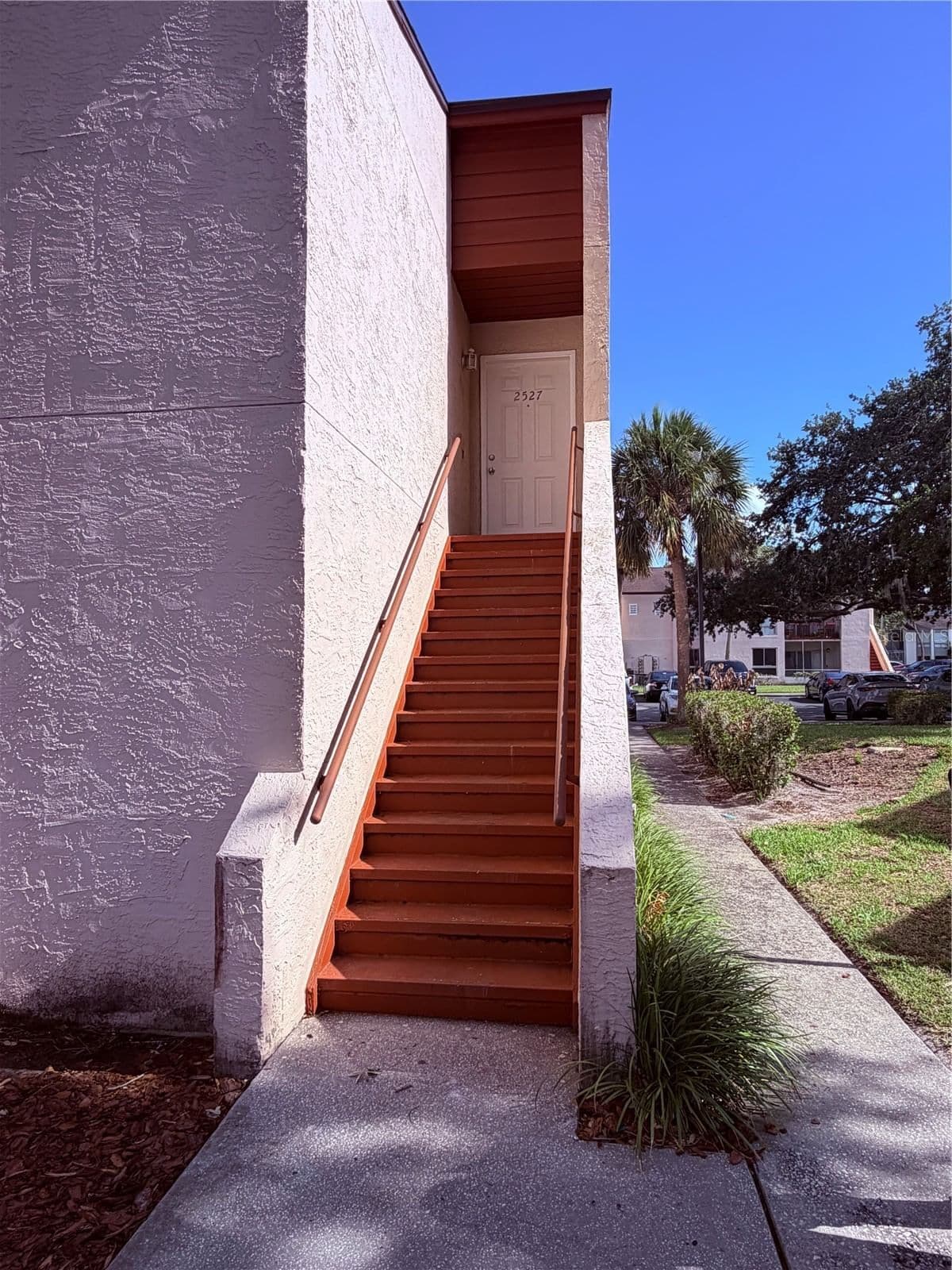 2527 CITRUS CLUB