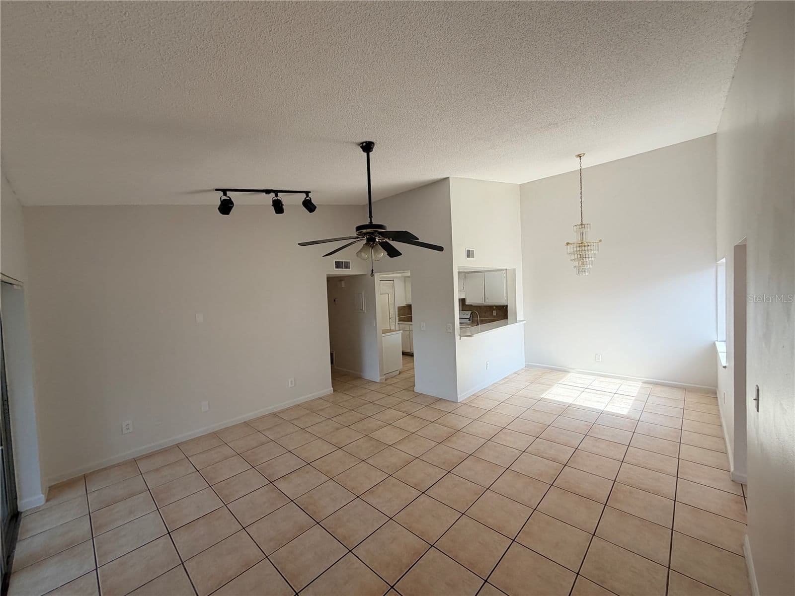 2527 CITRUS CLUB