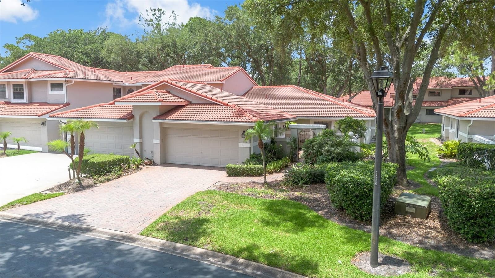 8237 BREEZE COVE