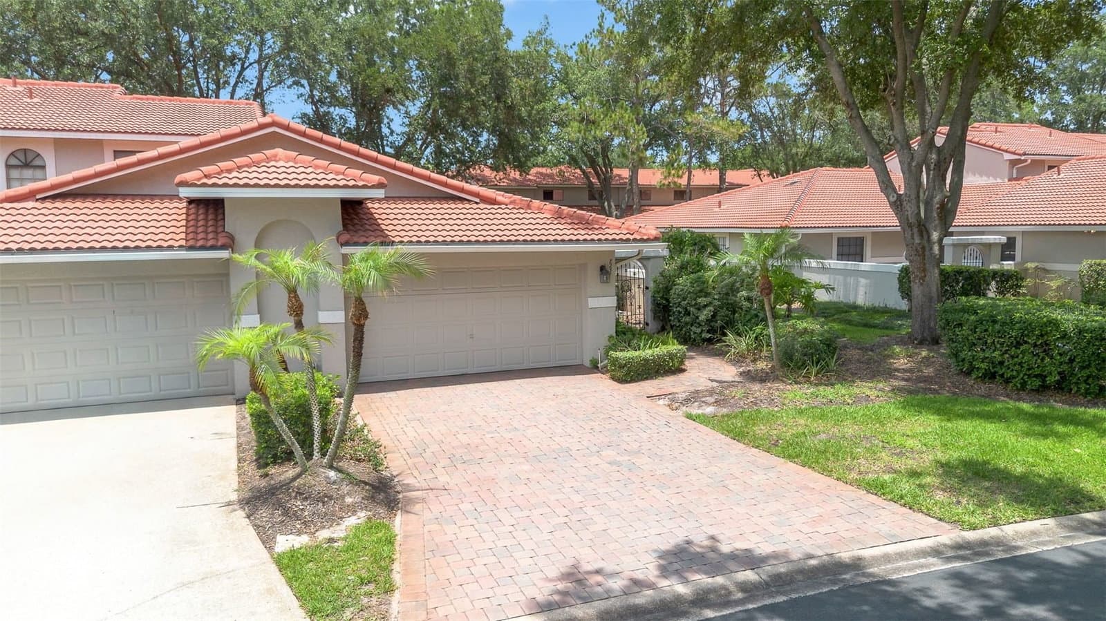 8237 BREEZE COVE