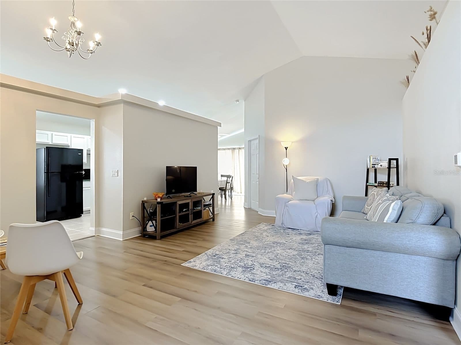 1128 PINEDALE