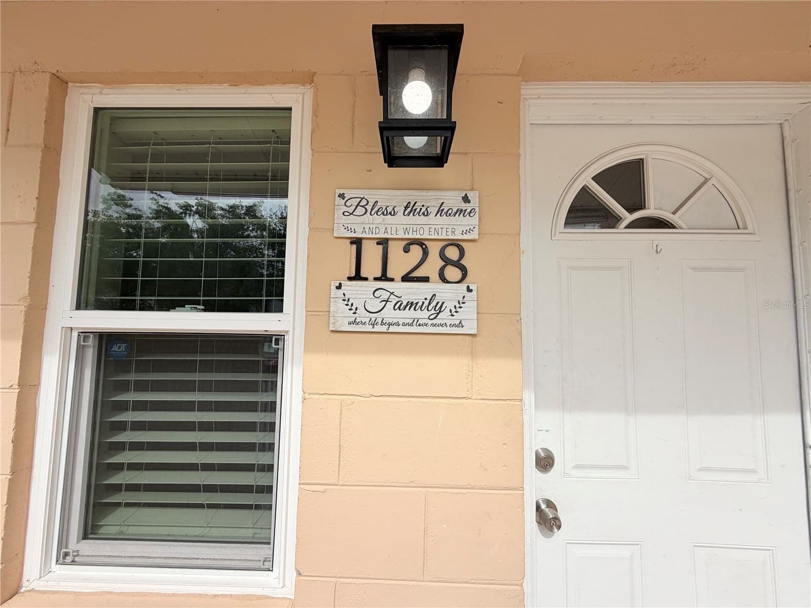 1128 SOPHIE