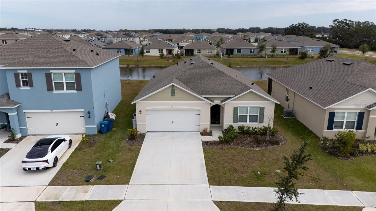 1213 RED HILL