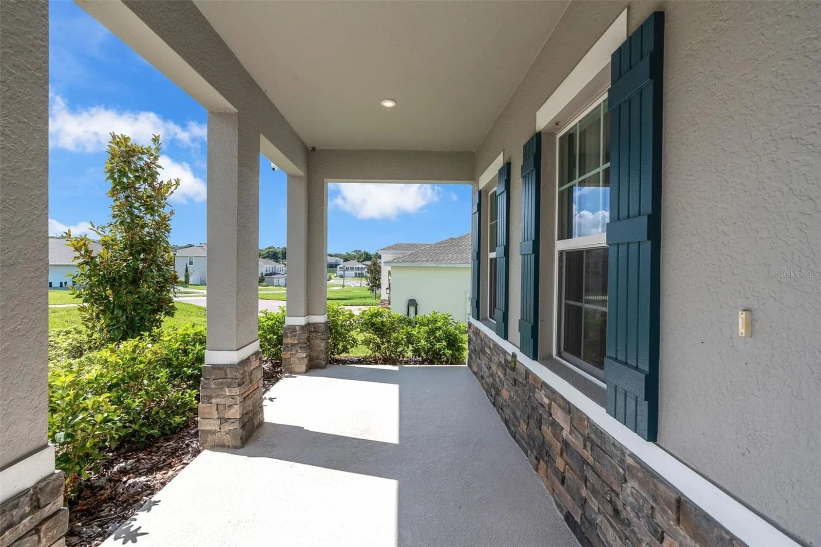 3009 ROBLES Road