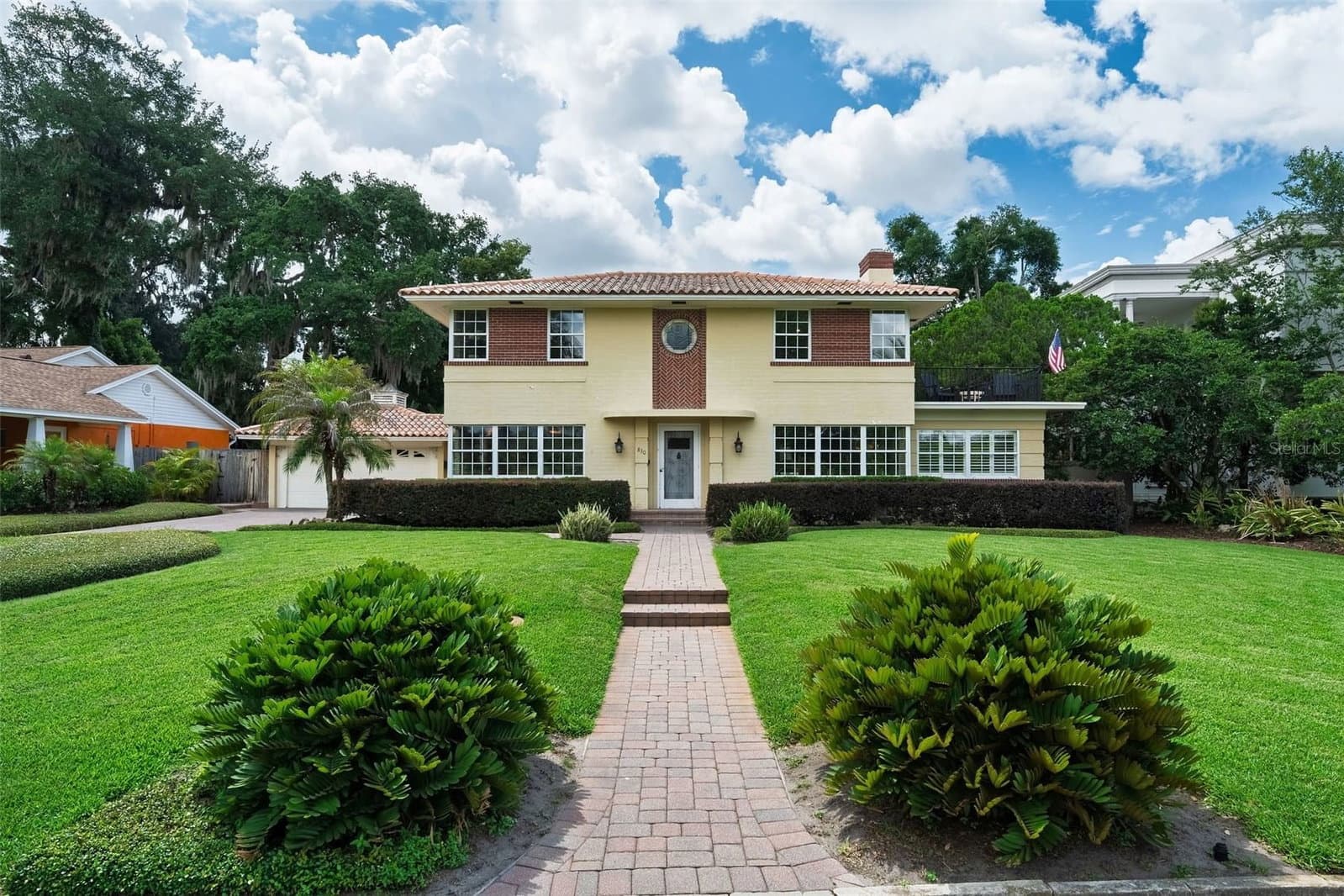 830 LAKE DAVIS