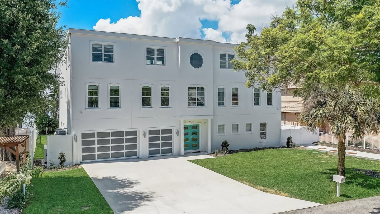 9940 LONE TREE