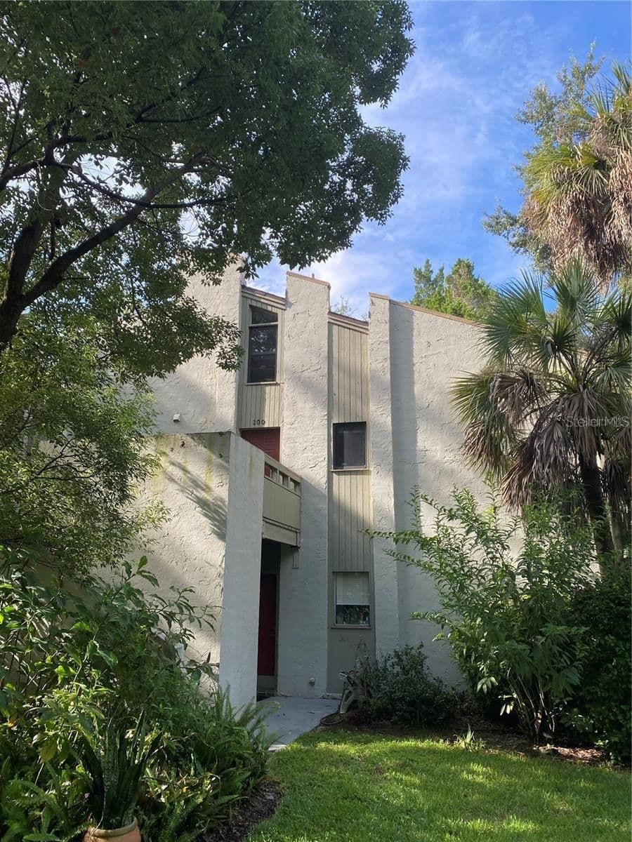200 FAIRWAY, Longwood, FL
