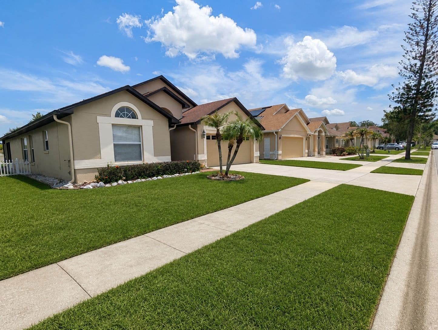 7935 OAKSTONE