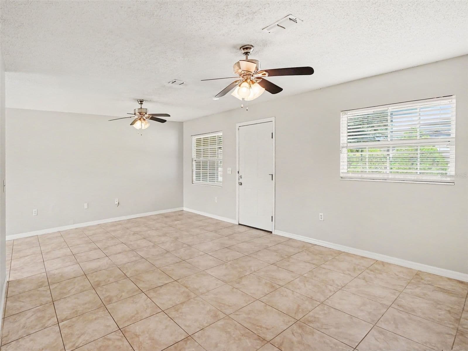 3255 KELVINGTON