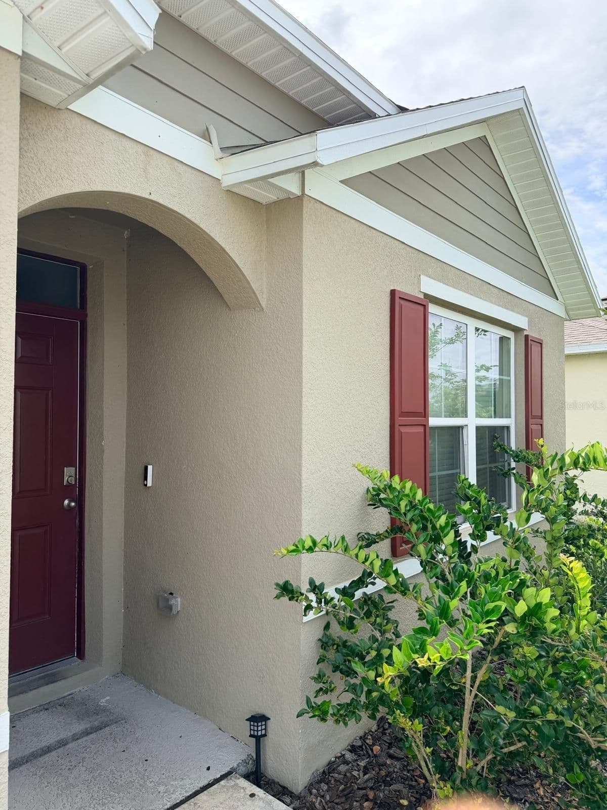 1229 RED HILL
