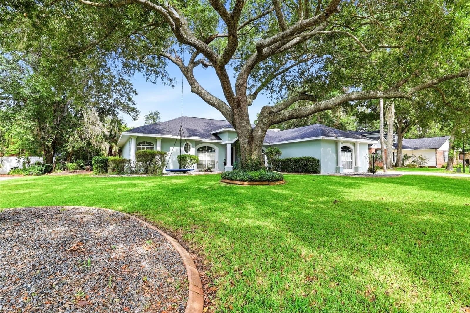 6636 ROYAL FOREST