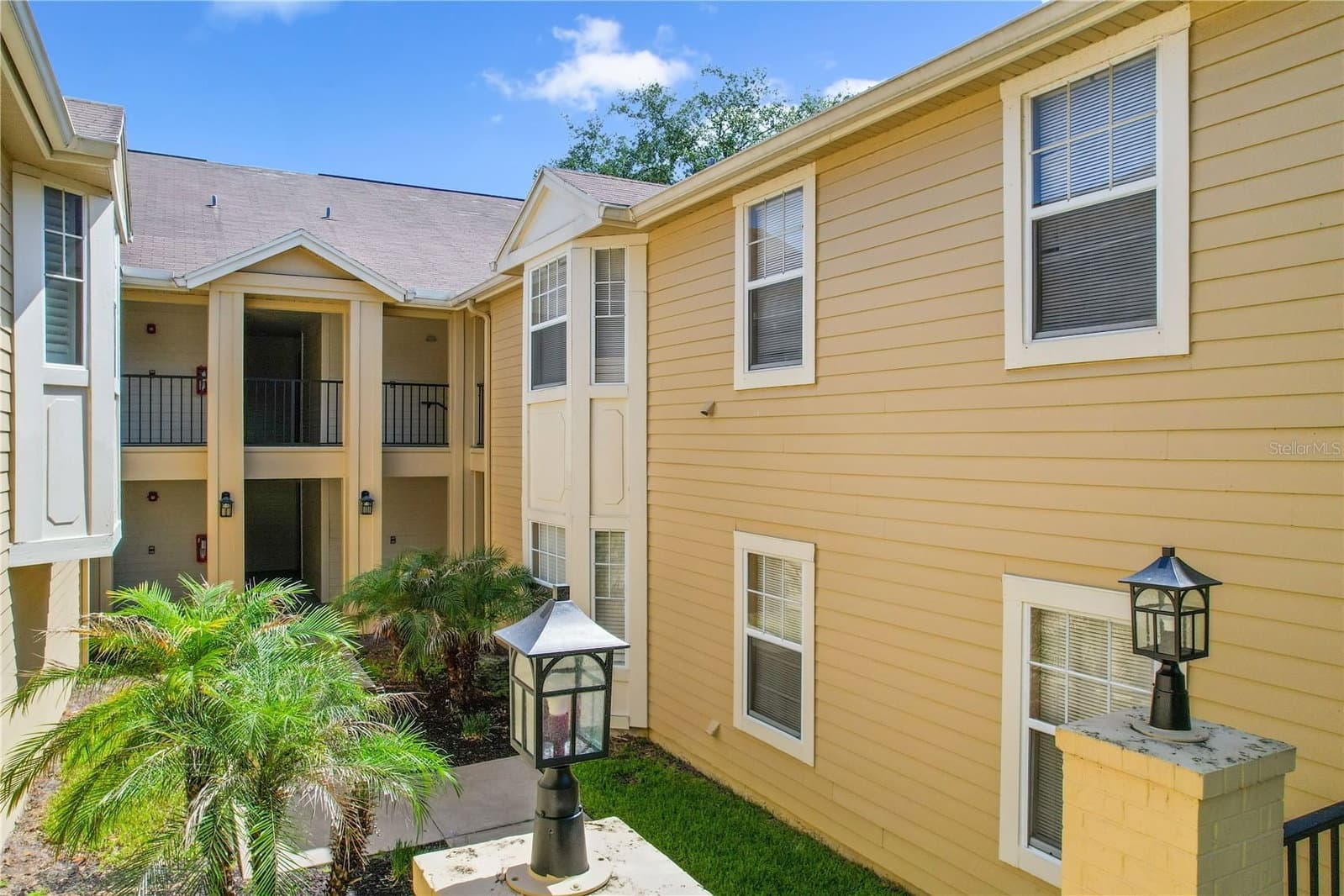 425 SUMMIT RIDGE