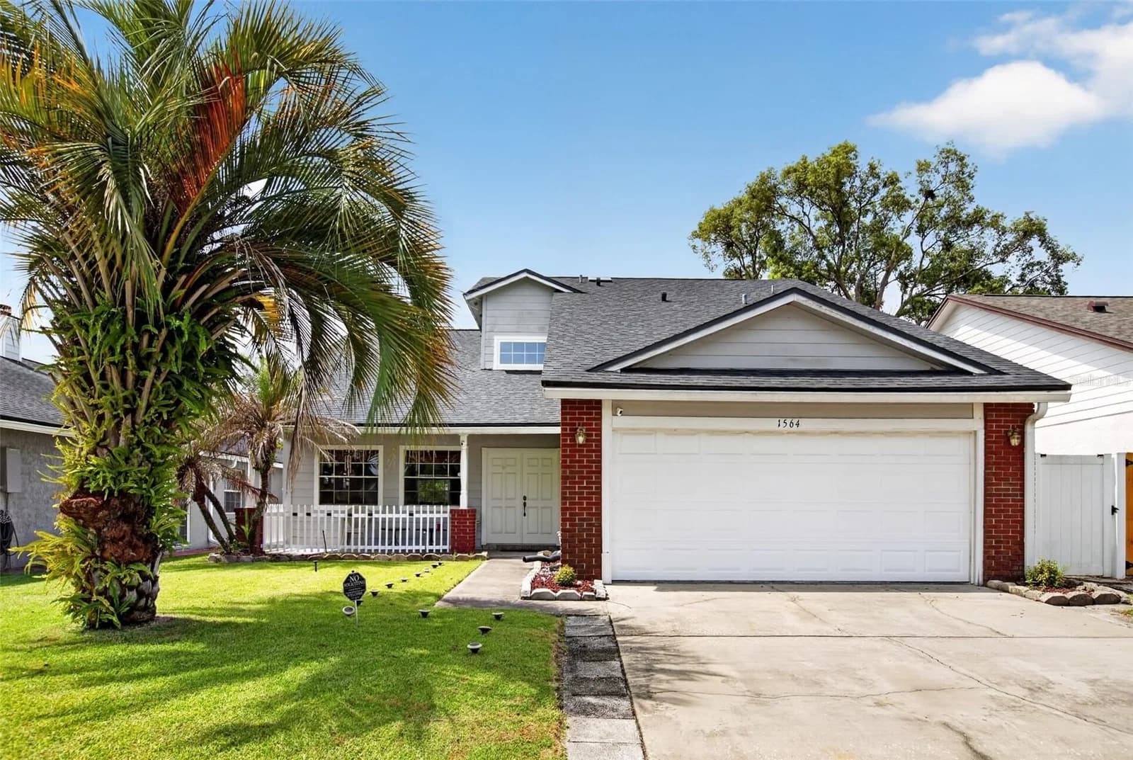 1564 LAWNDALE Circle