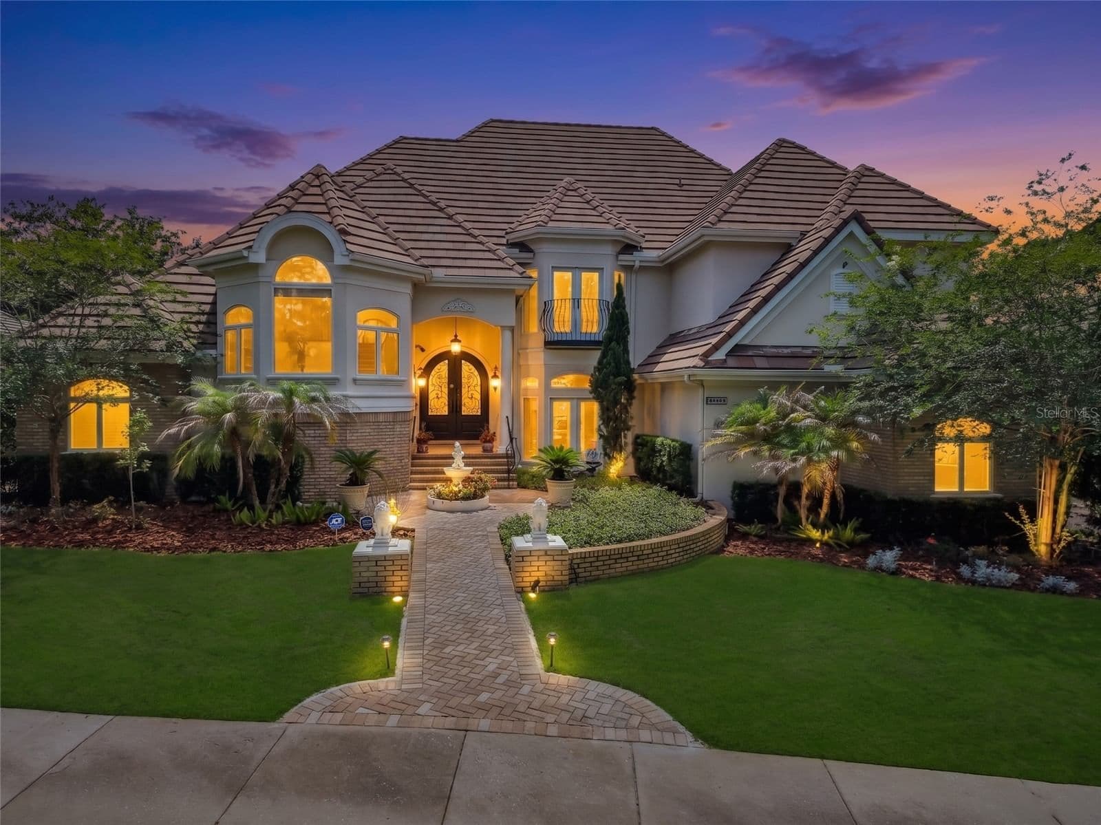 2204 CAIRNS