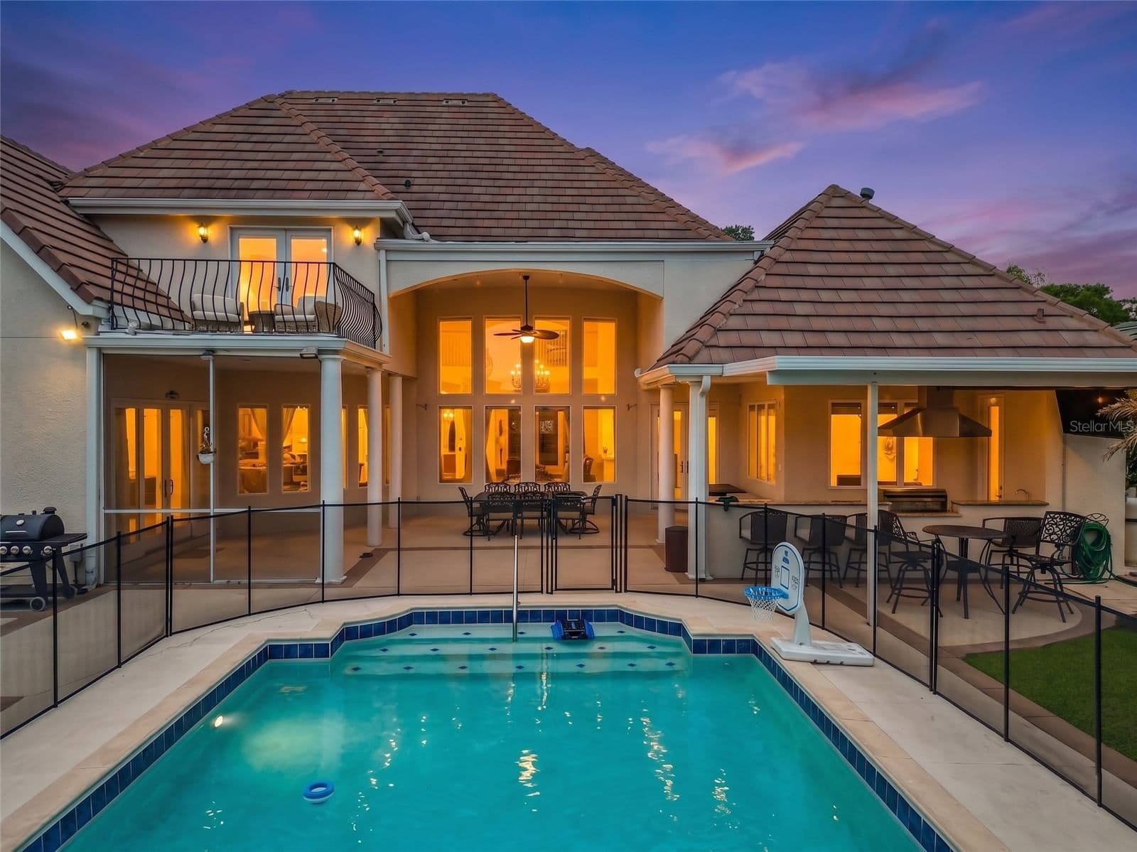 2204 CAIRNS