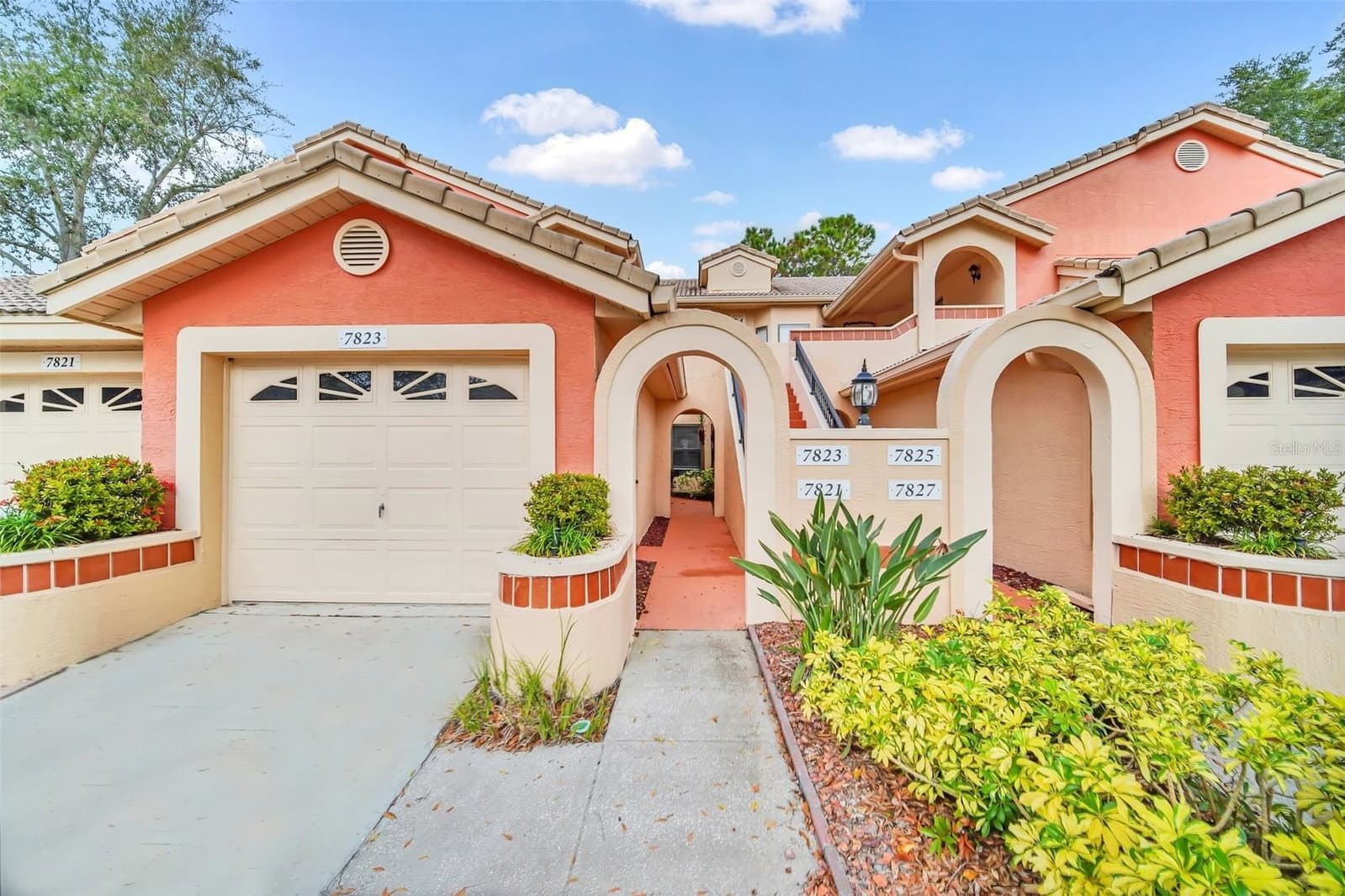 7823 SUGAR BEND