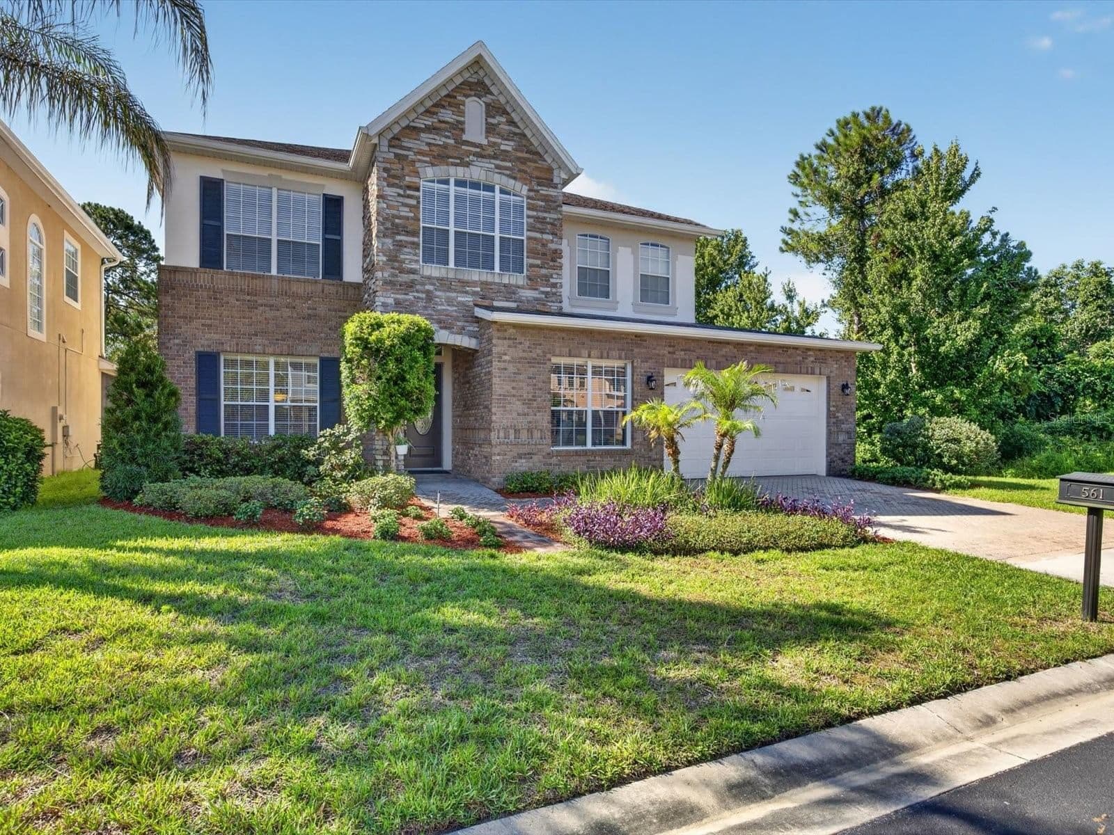 561 HARRISWOOD