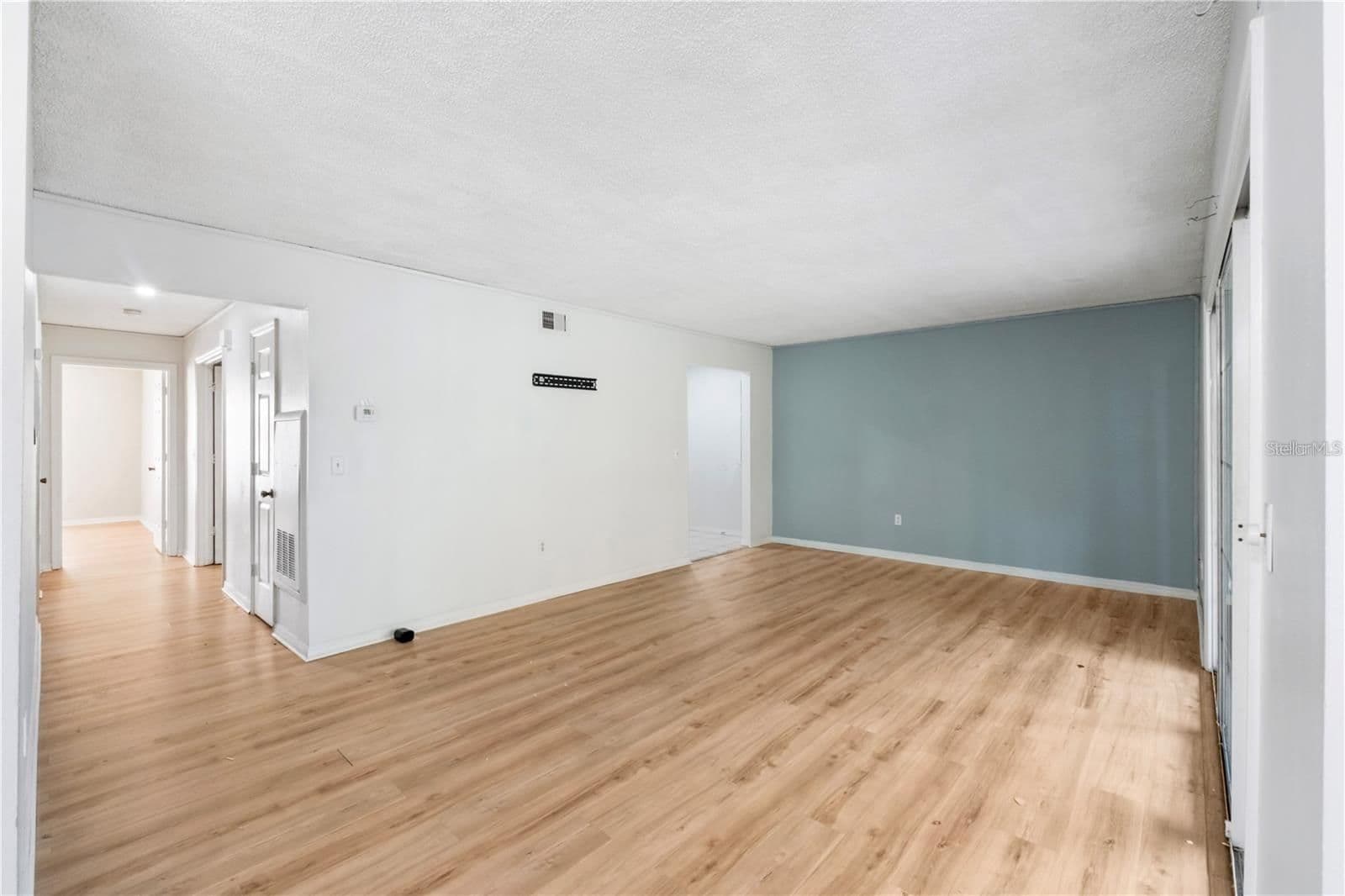 4160 VERSAILLES