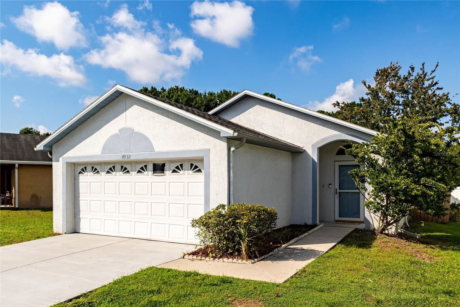 8832 VALENCIA OAKS