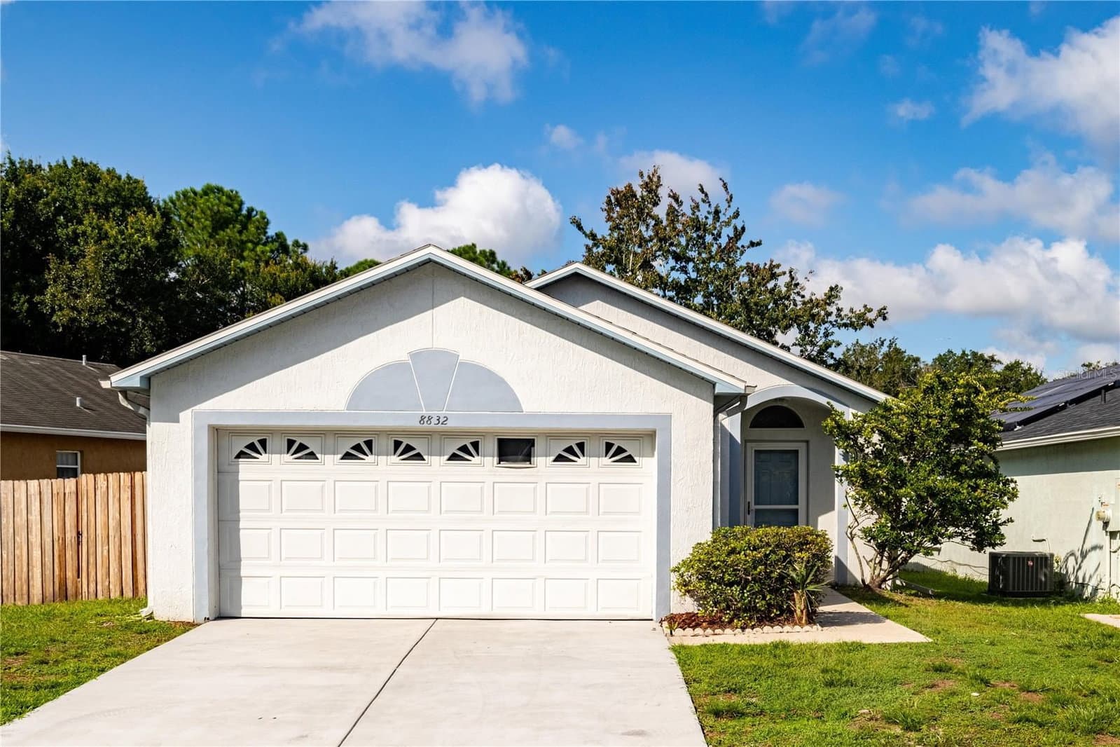 8832 VALENCIA OAKS