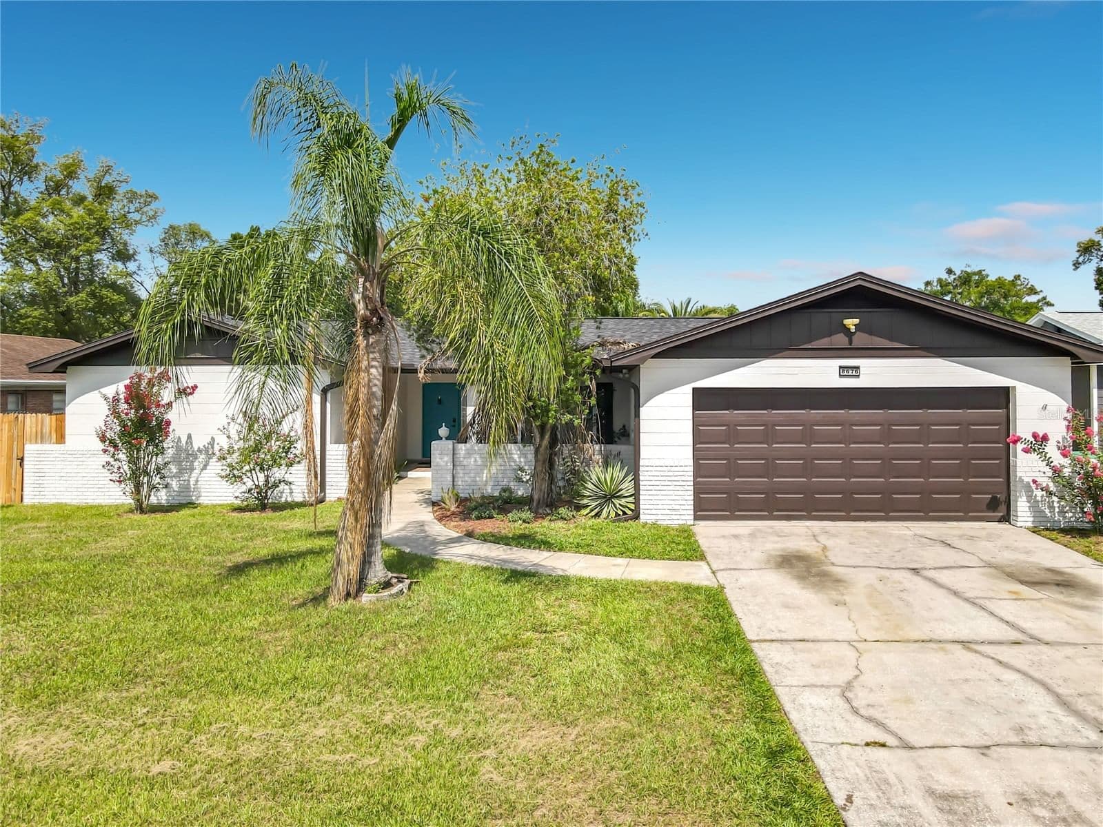 8676 HILLSIDE