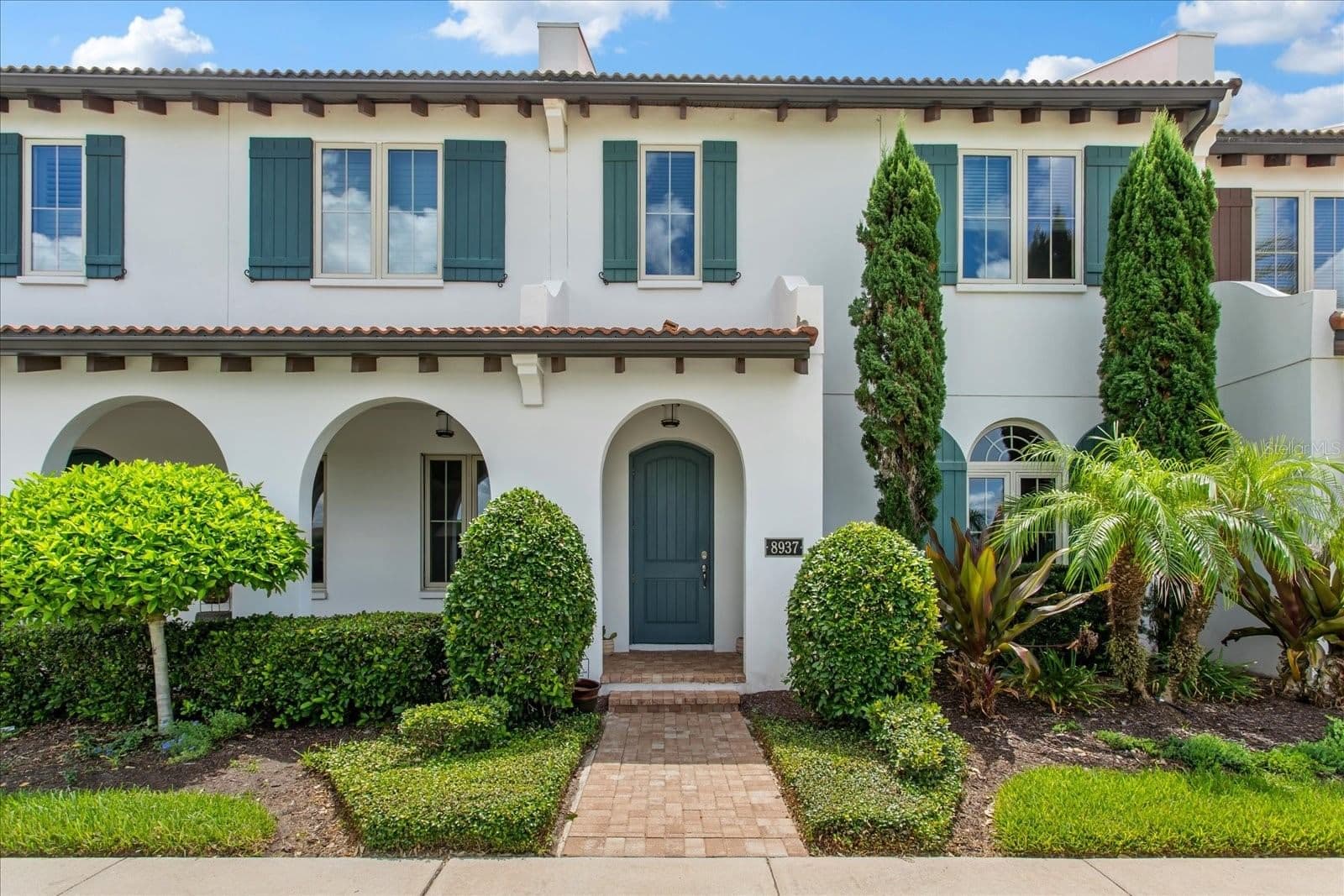 8937 LAKESHORE POINTE