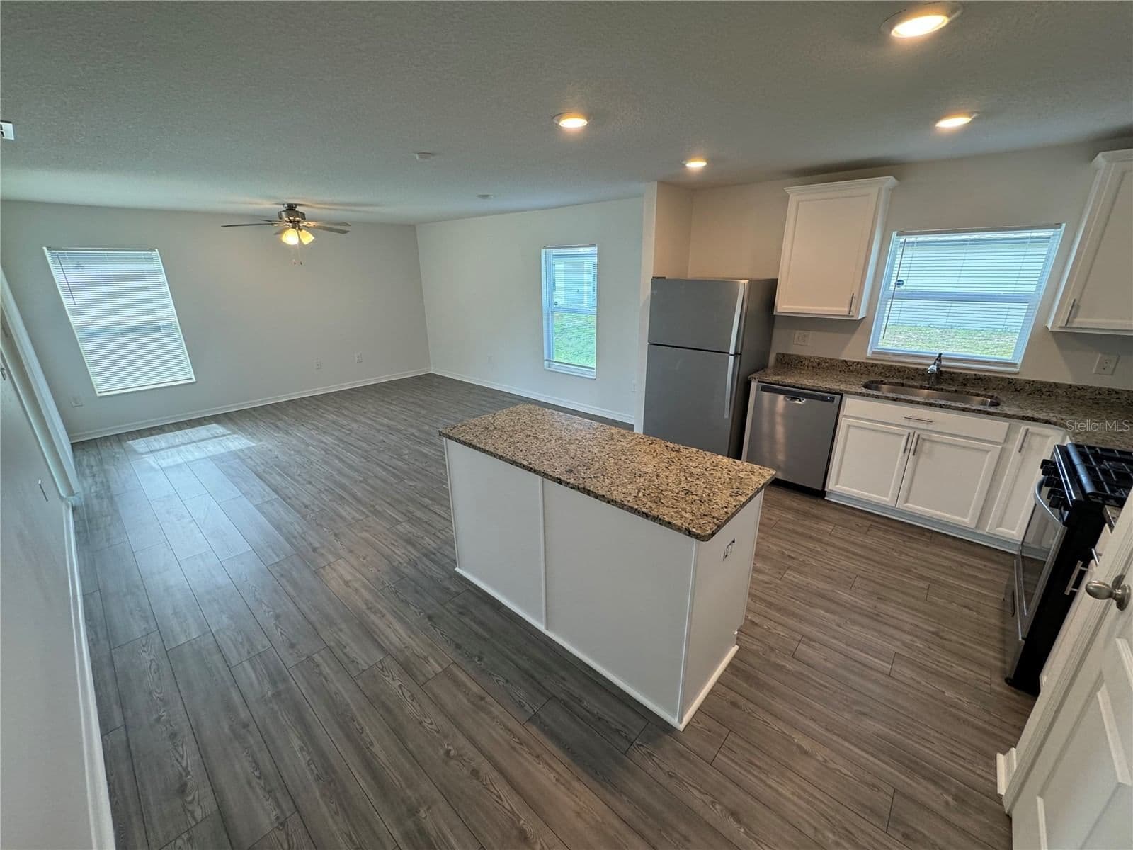 233 KENSINGTON VIEW