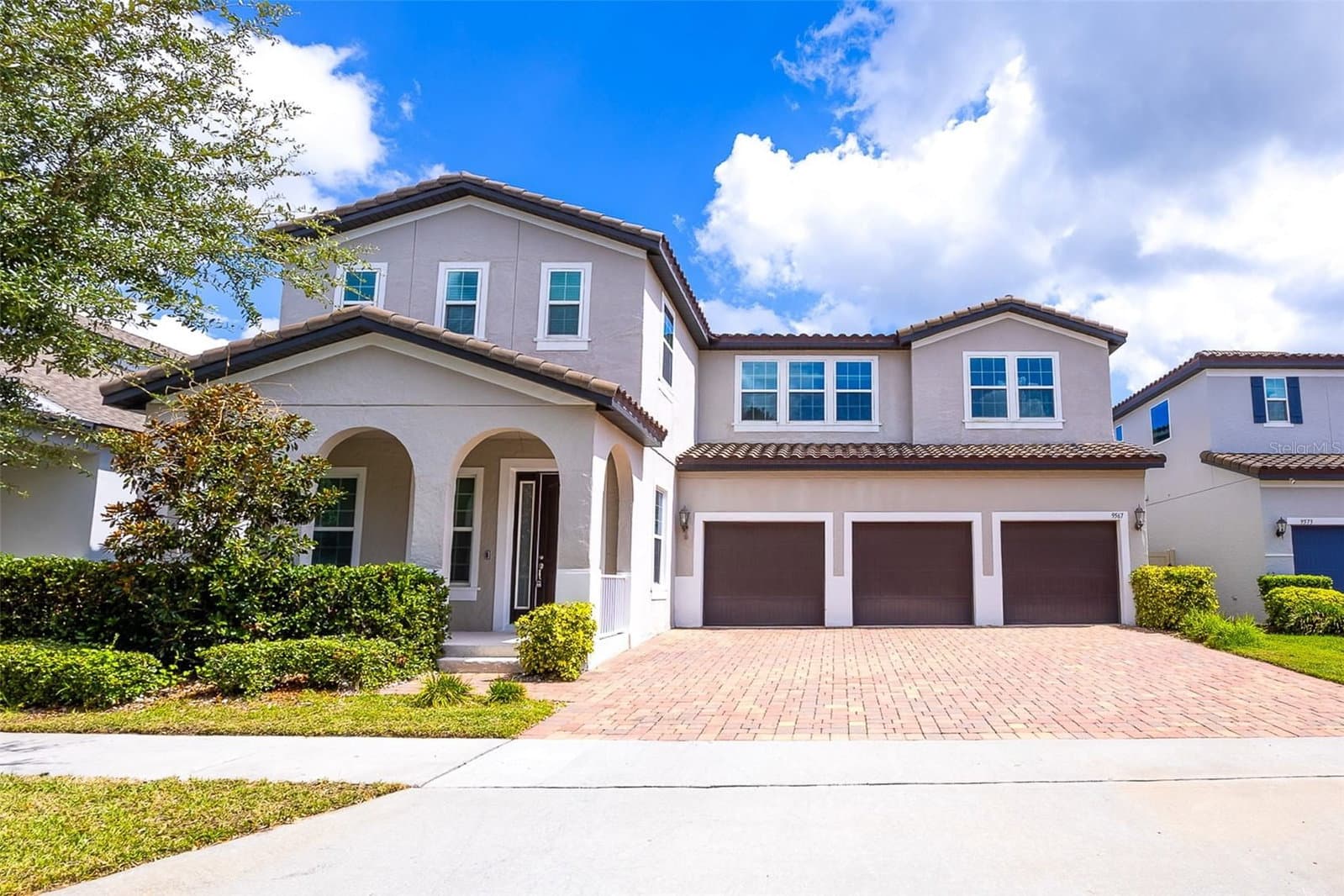 9567 MEADOW HUNT