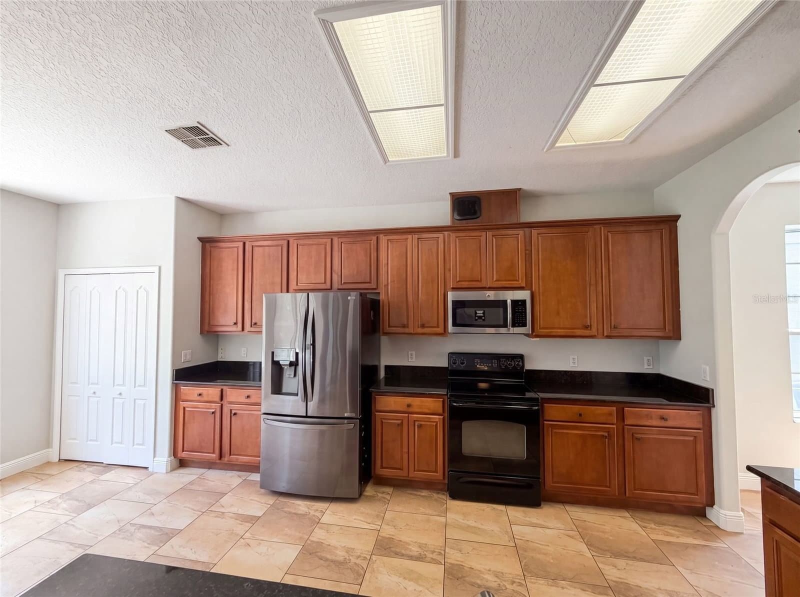 12706 GROVEHURST