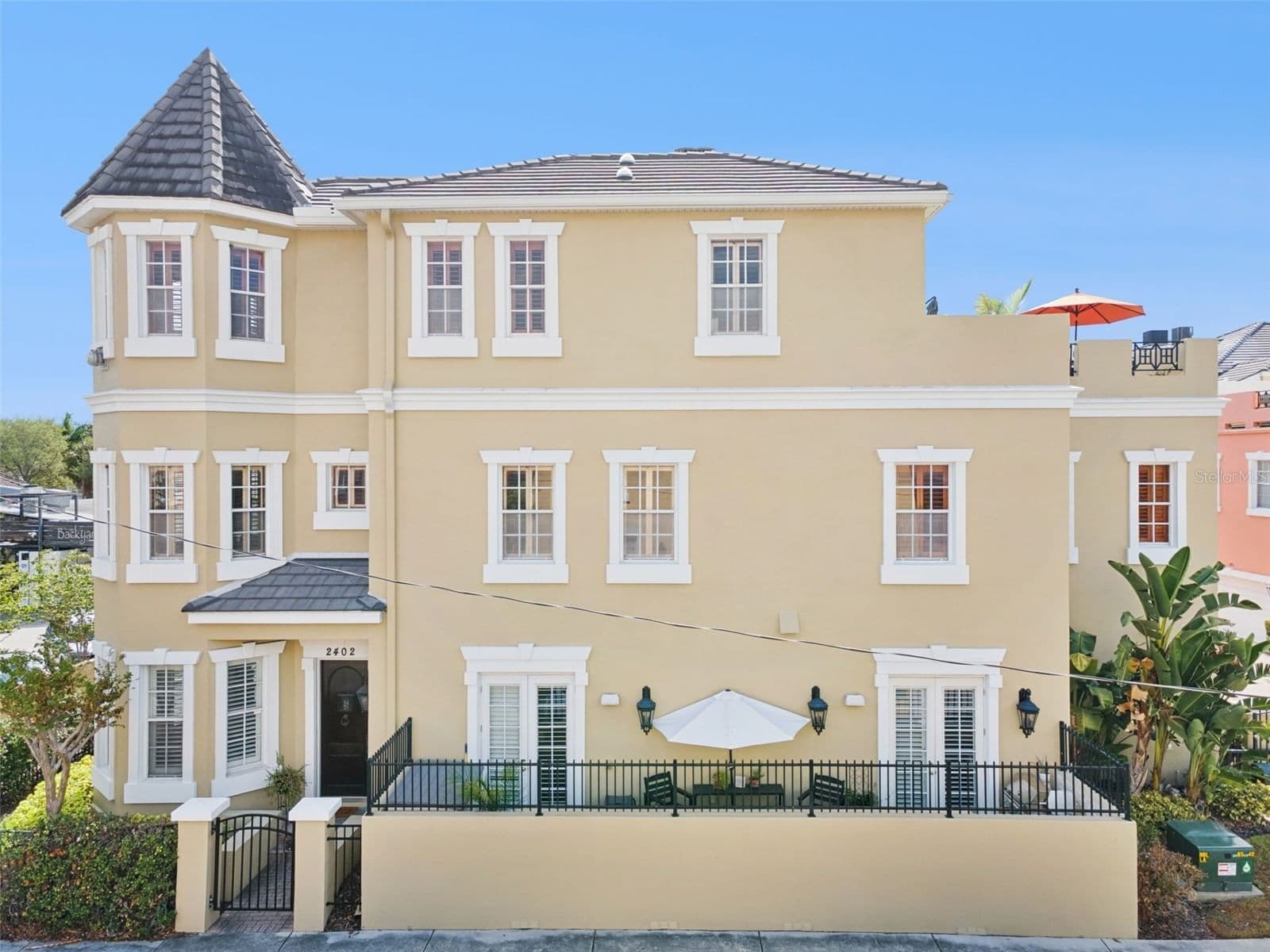 2402 VICTORIA GARDENS