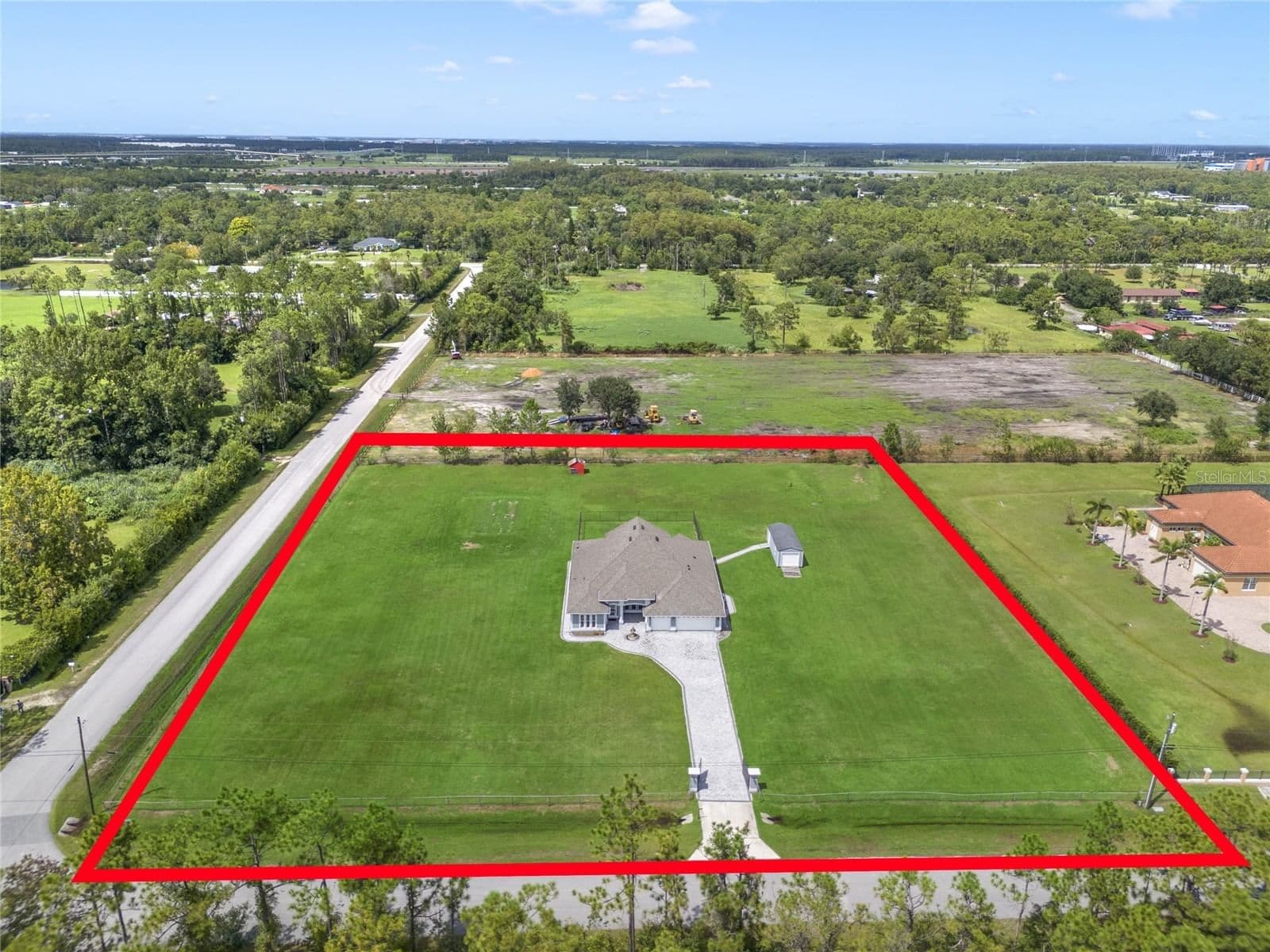 6607 WHISPERING PINES