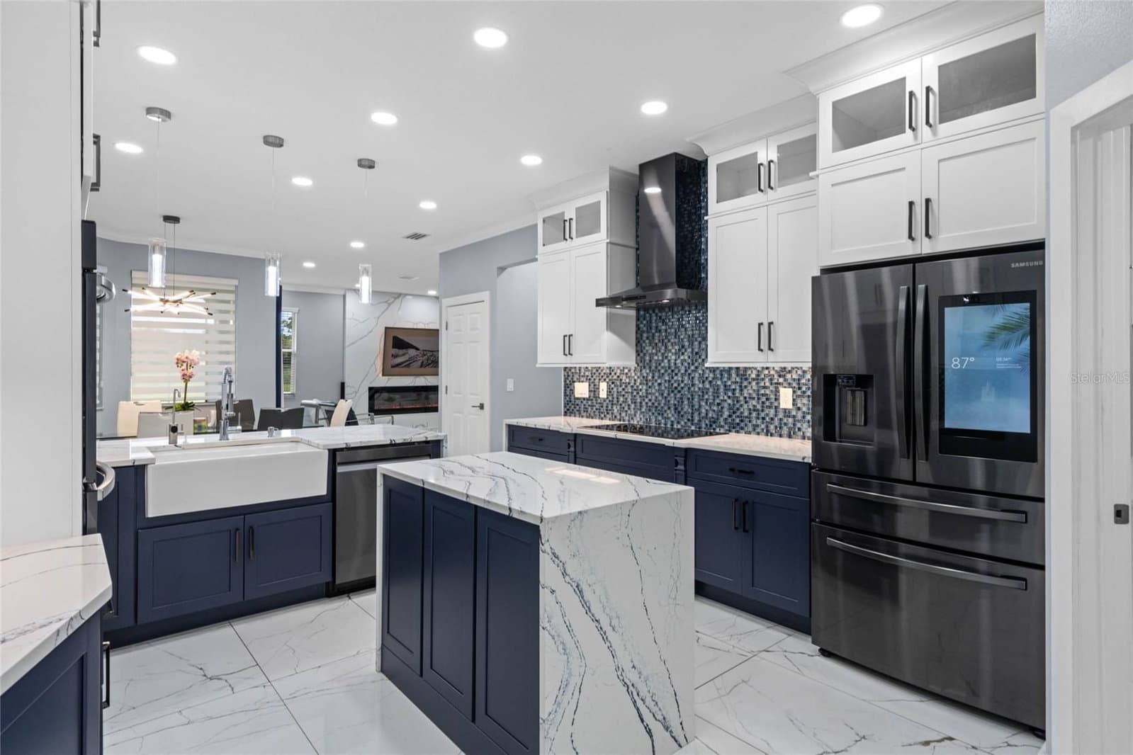 6607 WHISPERING PINES