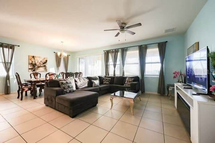 6078 BROAD OAK
