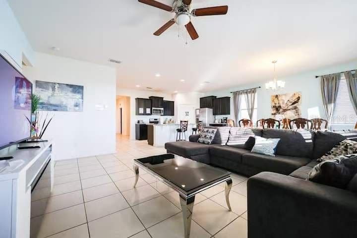 6078 BROAD OAK