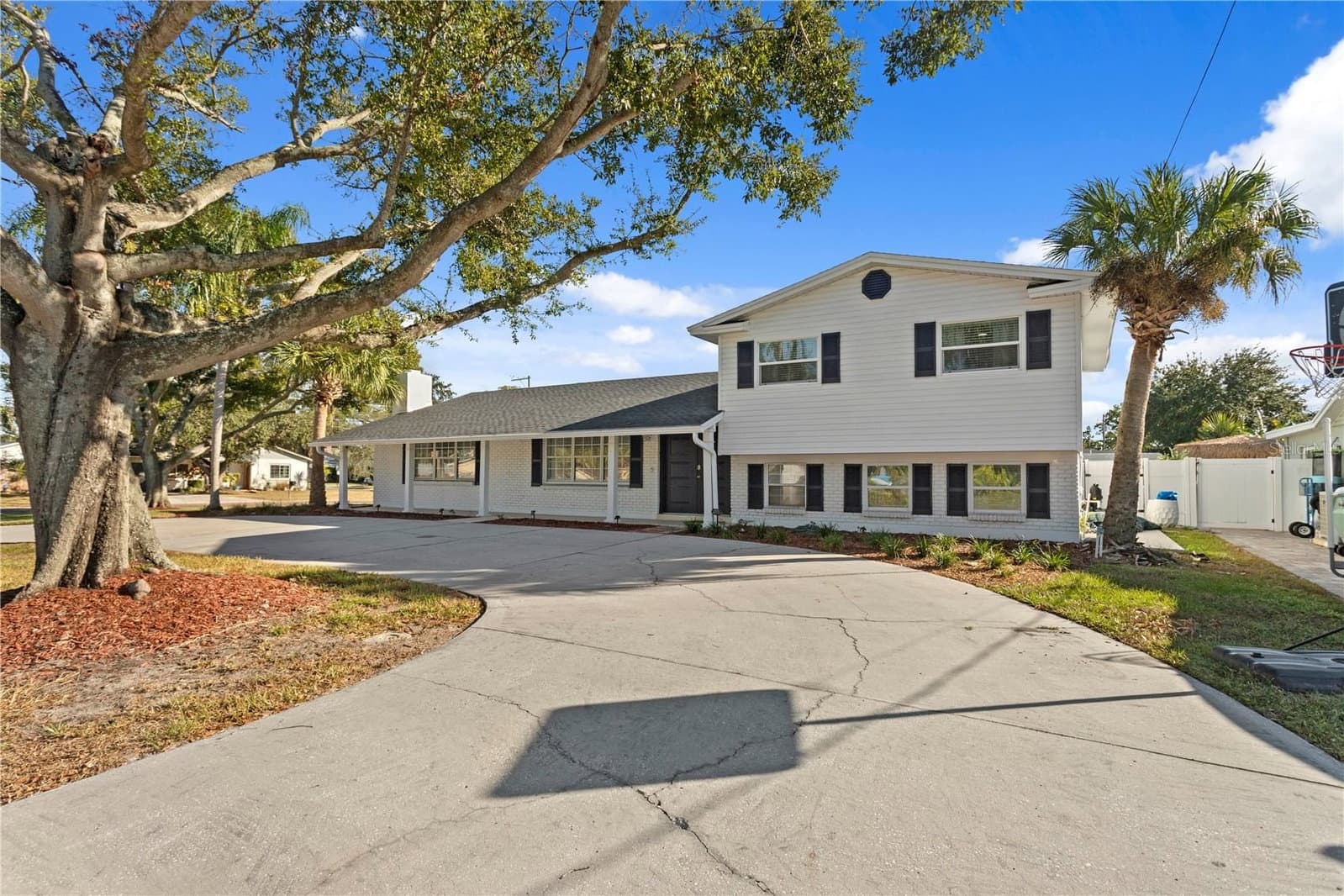 8702 ELMWOOD