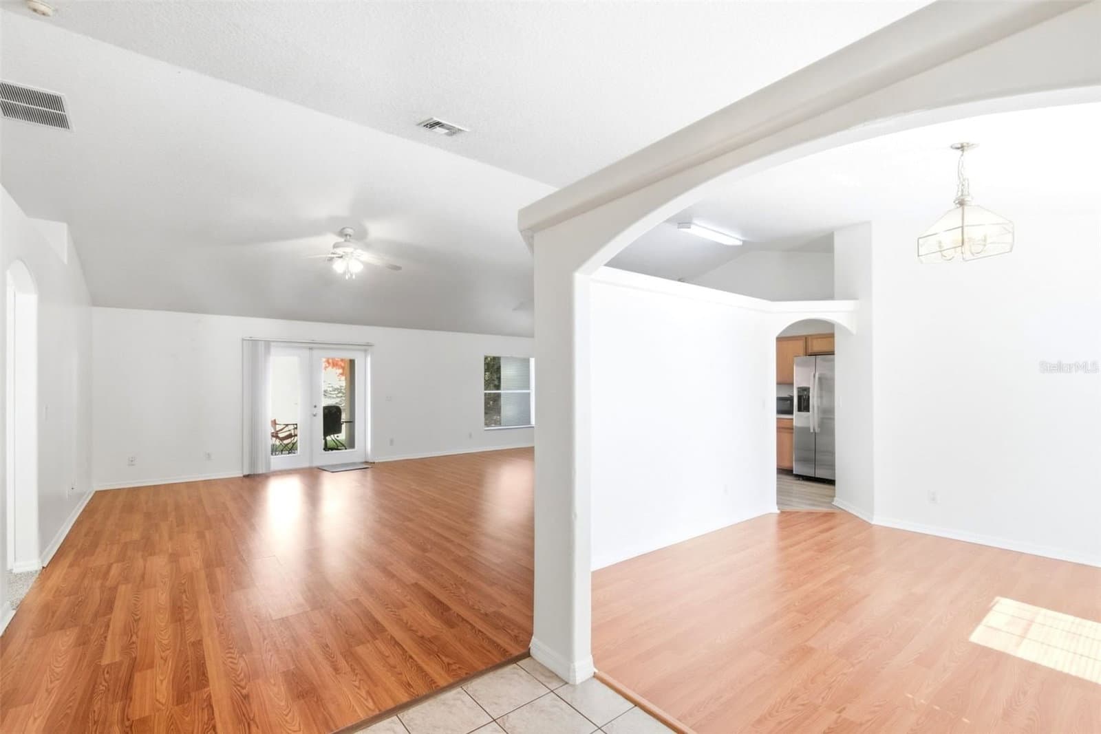 10320 VISTA PINES