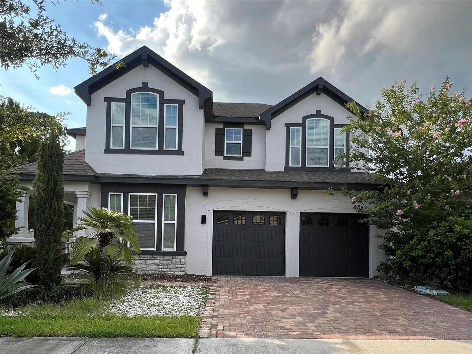 4862 SOUTHLAWN