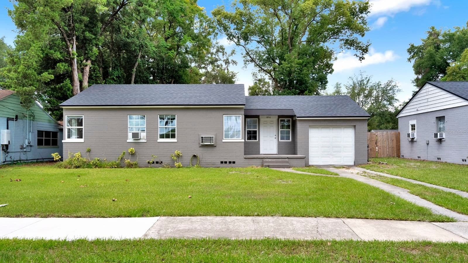 1810 HILLCREST