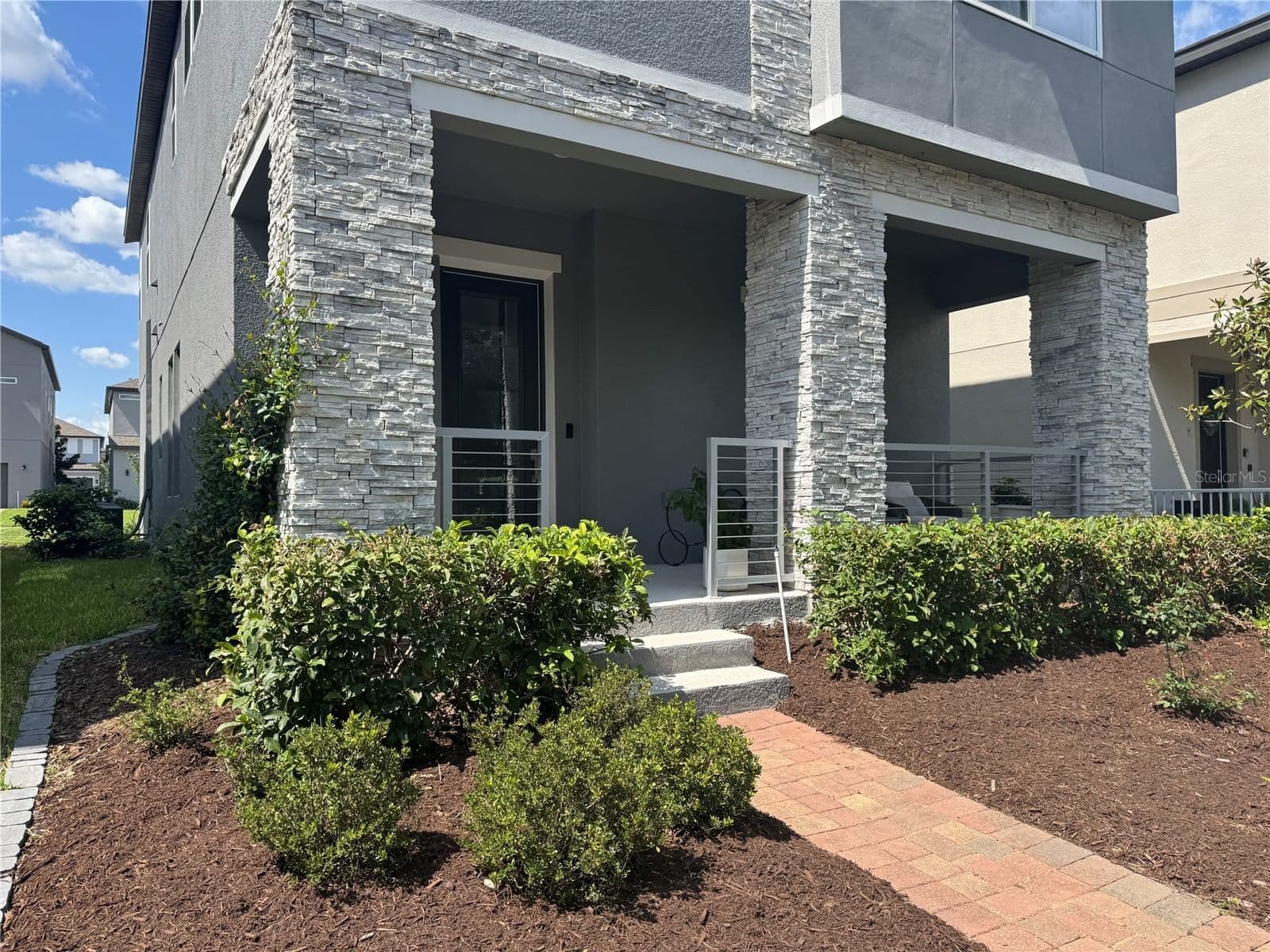 10439 AUSTRINA OAK