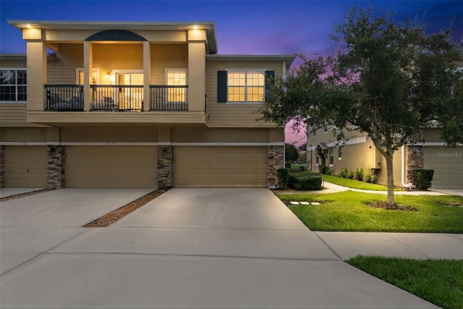 1668 SCARLET OAK