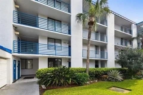 2424 TAMPA BAY